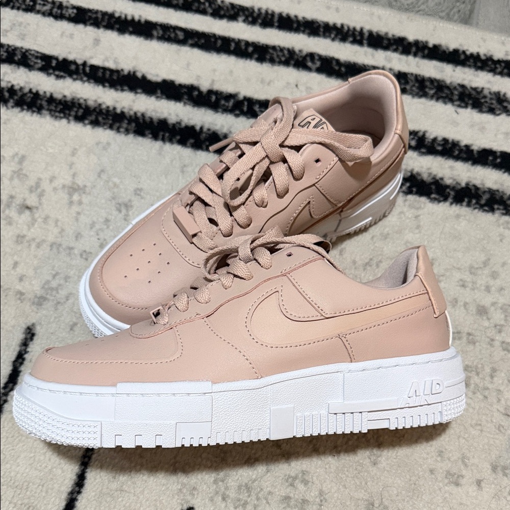 Nike Women’s Air Force 1 Low Pixel Particle Beige